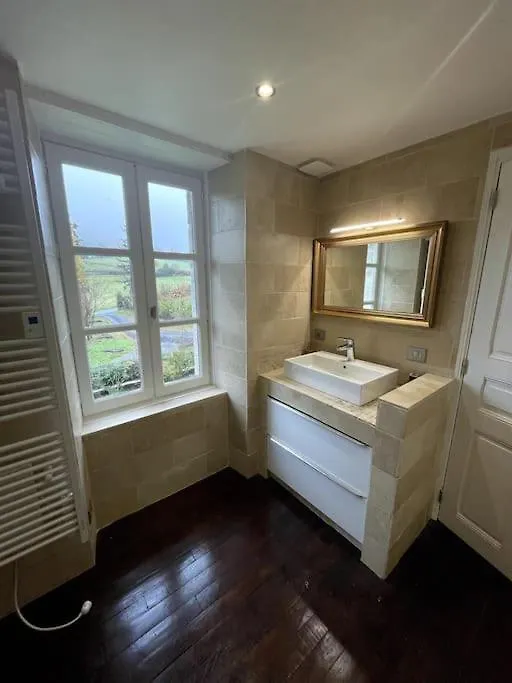 Le Manoir Lacalmontie Vitrac  0*, Vitrac (Cantal)